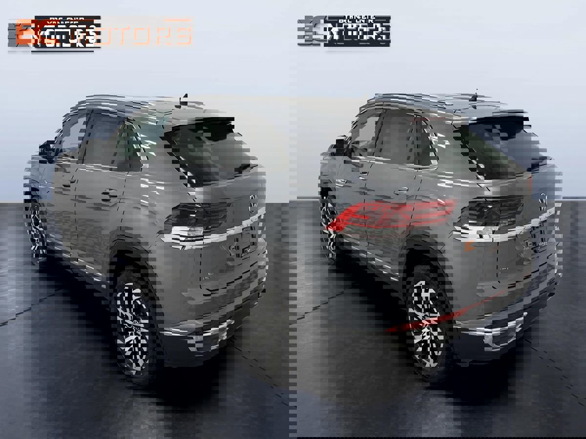 Used 2021 Volkswagen Atlas Cross Sport SEL Premium image 4