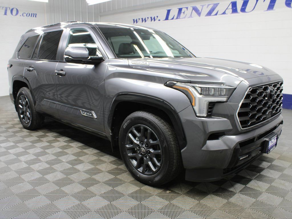 Used 2025 Toyota Sequoia Platinum image 3
