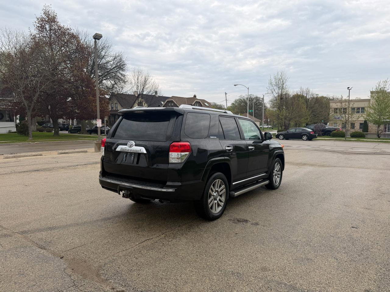 Used 2011 Toyota 4Runner Limited AWD/4WD image 7