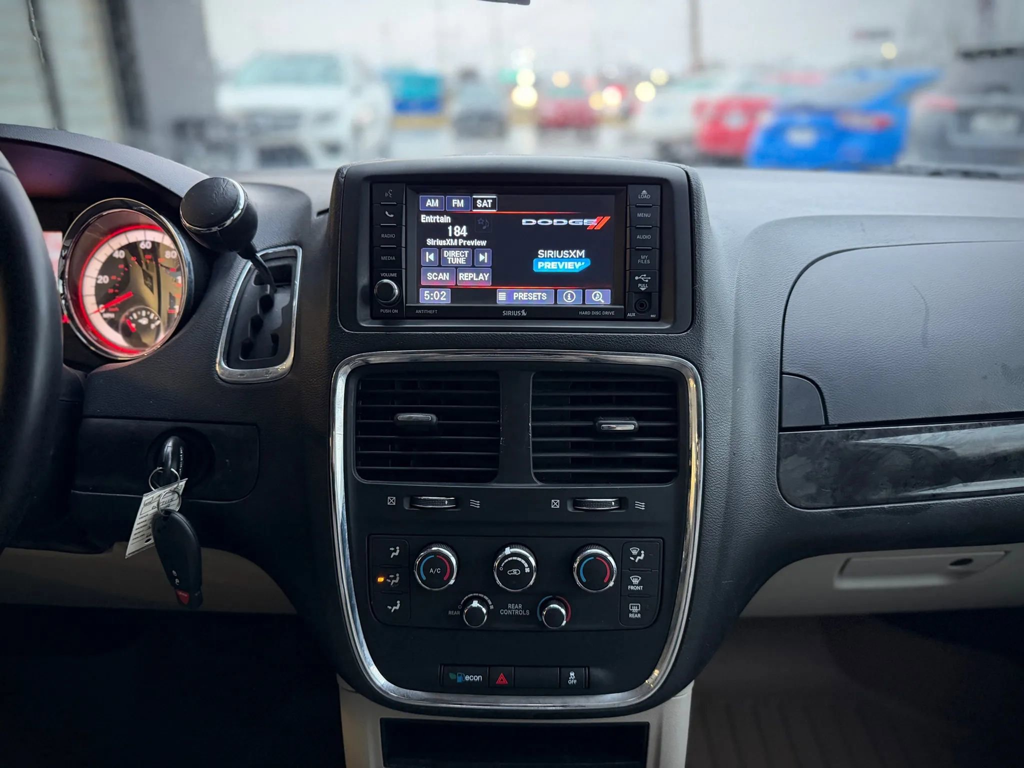 Used 2019 Dodge Grand Caravan SE w/ UConnect Hands-Free Group image 11
