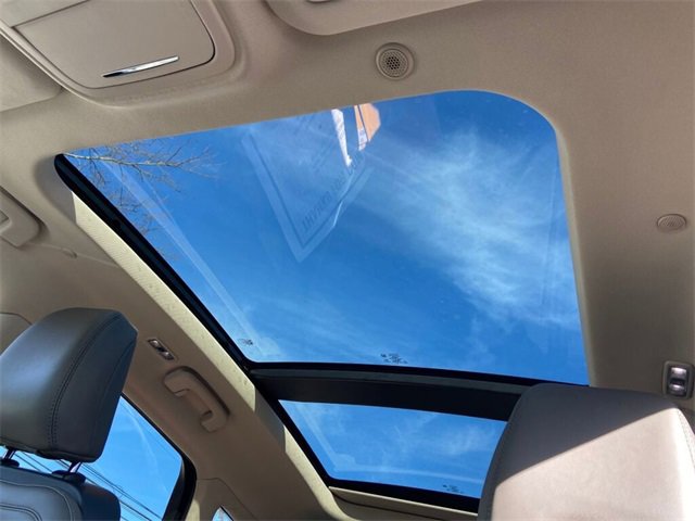 Used 2023 Lincoln Corsair AWD w/ Equipment Group 101A image 17