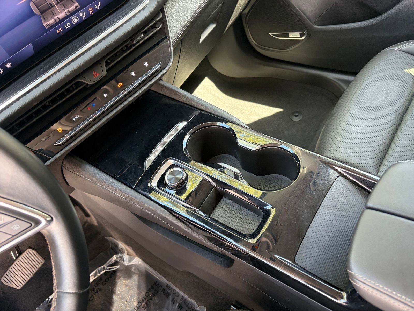 Used 2024 Buick Envision Preferred AWD/4WD image 42