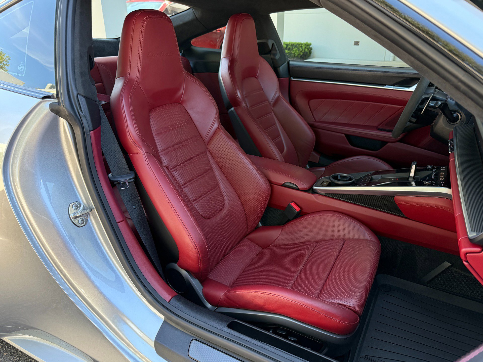 Used 2021 Porsche 911 Turbo S image 28