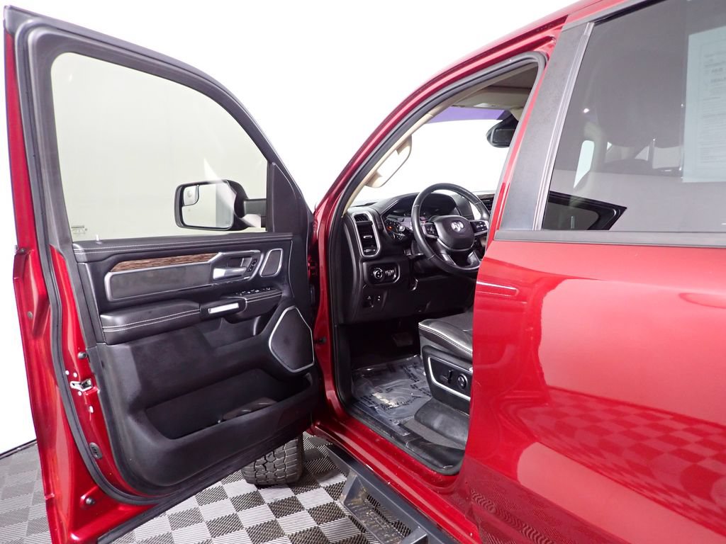 Used 2019 RAM 1500 Laramie AWD/4WD image 18