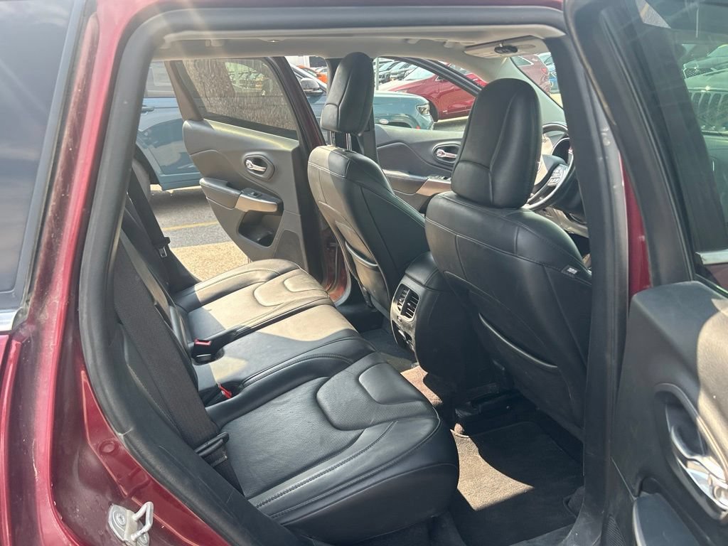Used 2019 Jeep Cherokee Limited w/ Technology Group AWD/4WD image 13