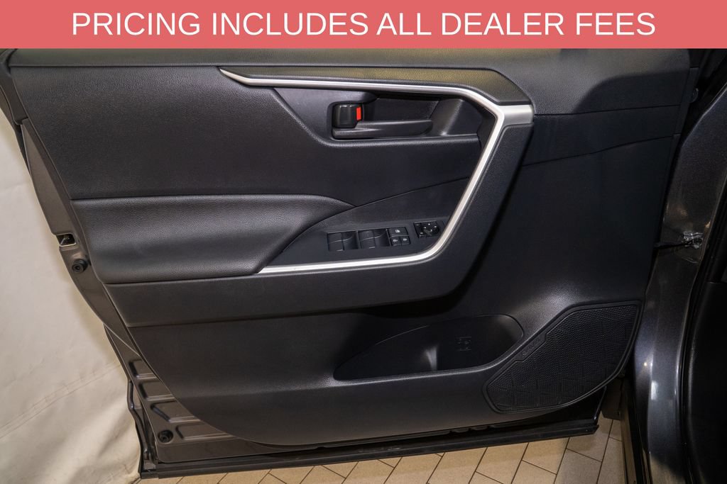 Certified 2025 Toyota RAV4 LE AWD/4WD image 10