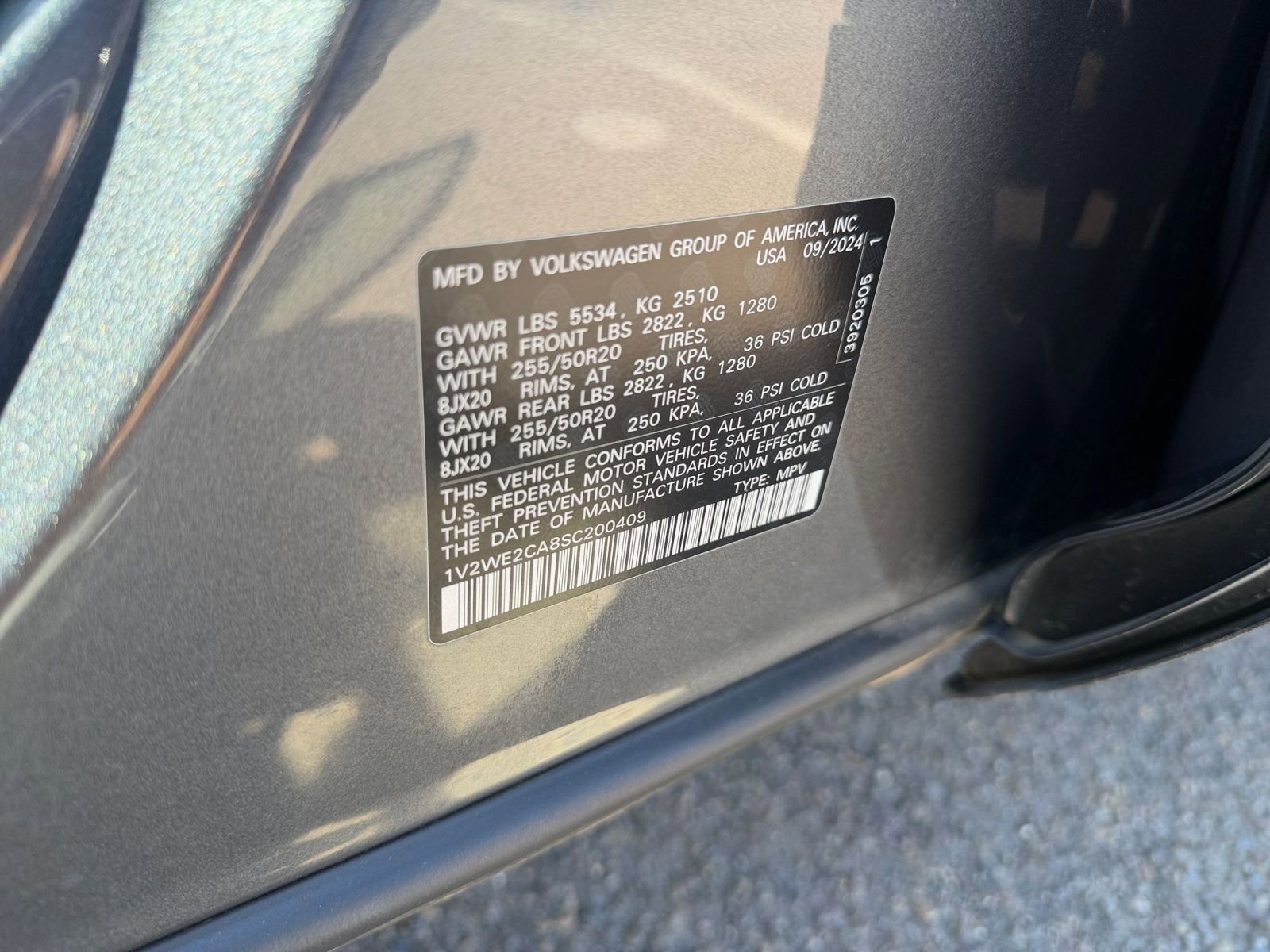 Used 2025 Volkswagen Atlas Cross Sport SE image 29