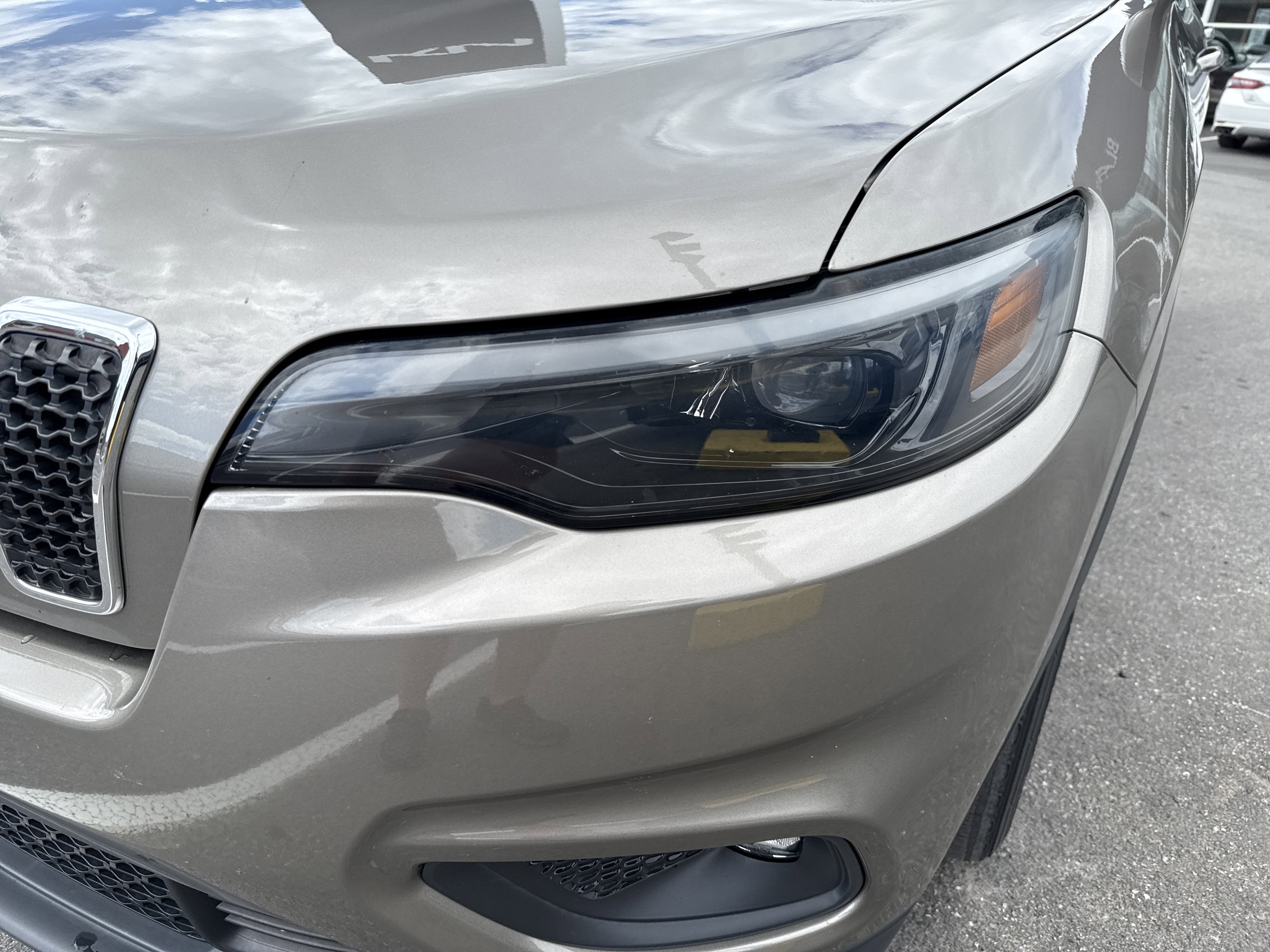 Used 2019 Jeep Cherokee Latitude w/ Popular Appearance Group image 10