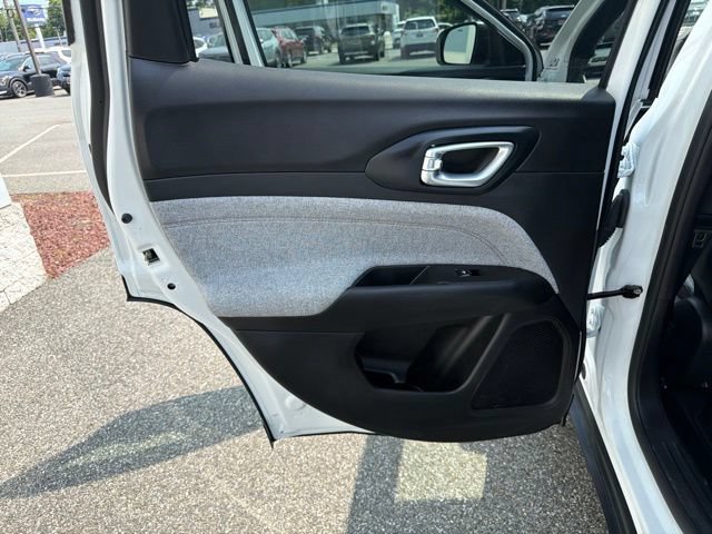 Used 2023 Jeep Compass Latitude AWD/4WD image 14