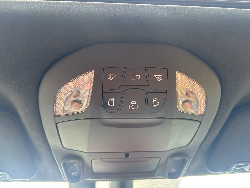 Used 2022 Chrysler Pacifica Pinnacle FWD image 34