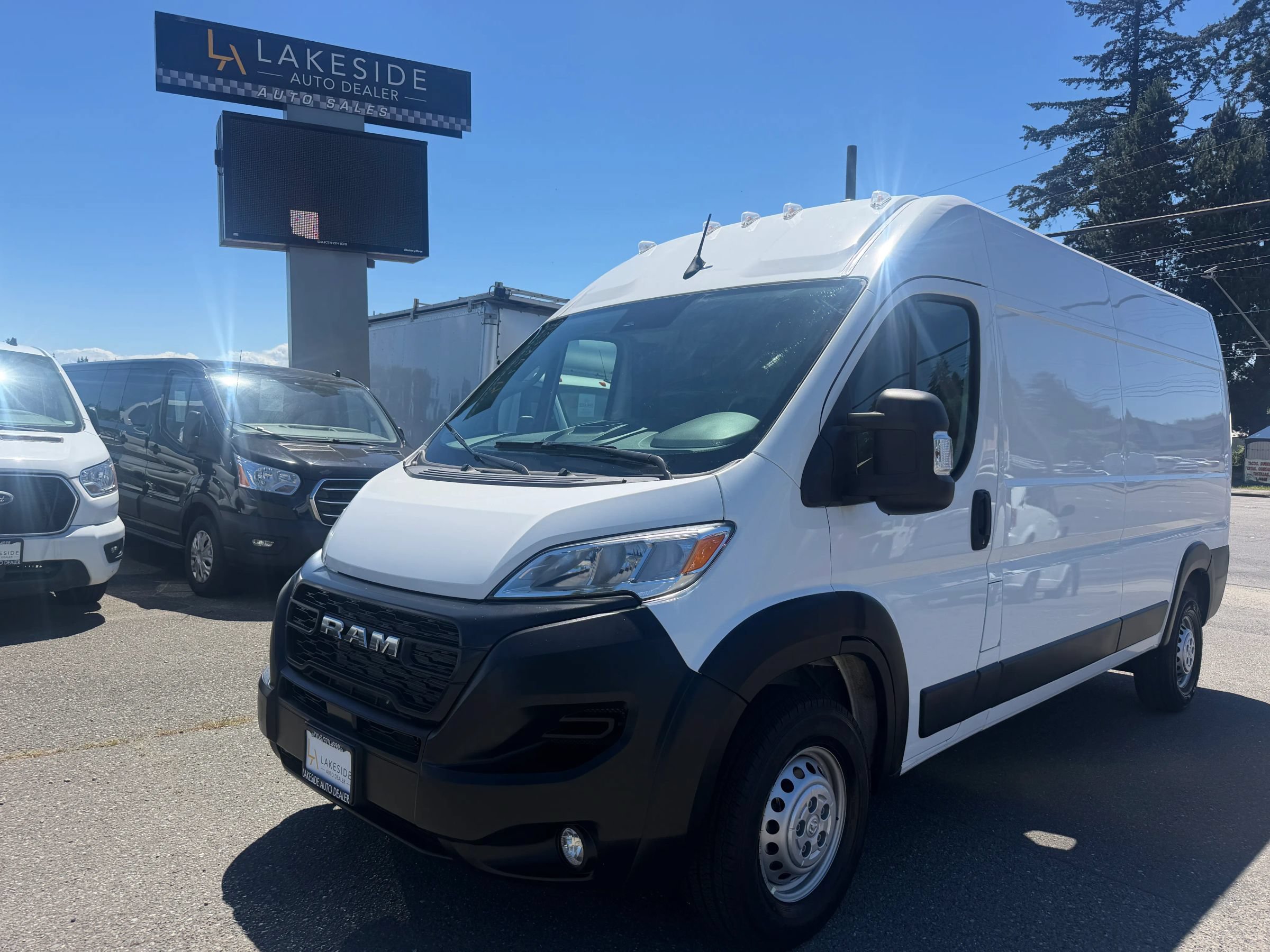 Used 2026 RAM ProMaster 2500 w/ Convenience Group FWD image 1