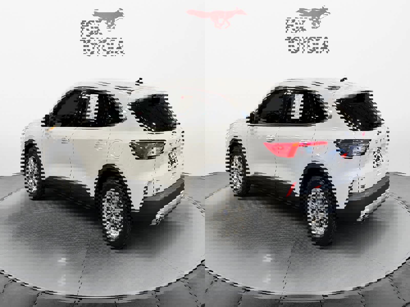 Used 2020 Ford Escape SE image 4