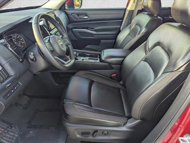 Used 2024 Nissan Pathfinder SL FWD image 15