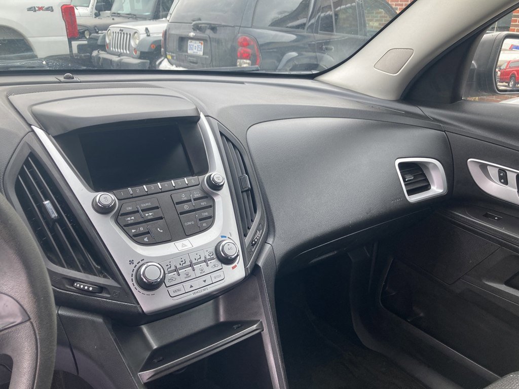 Used 2017 Chevrolet Equinox LS image 12