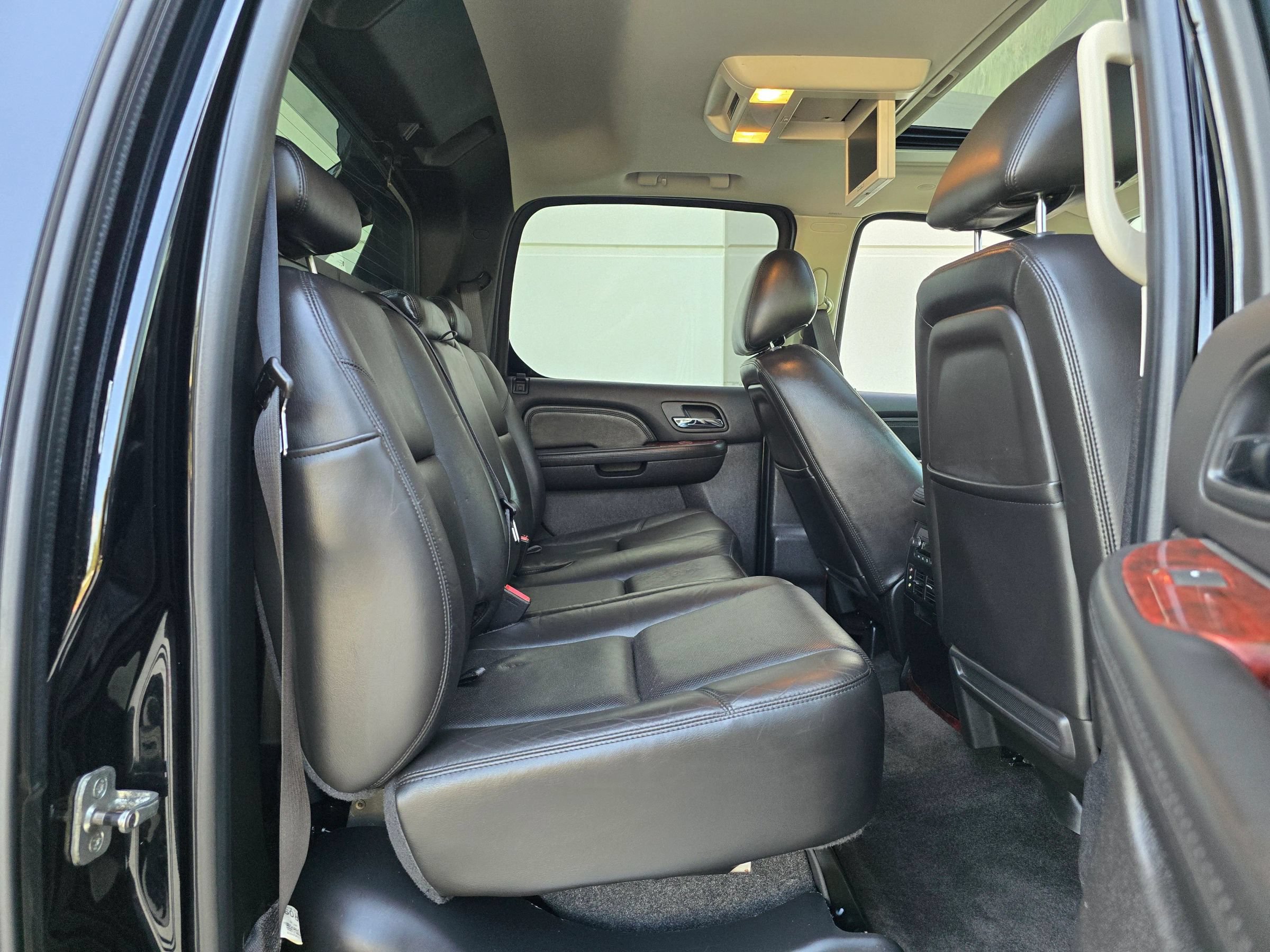 Used 2010 Cadillac Escalade EXT Luxury AWD/4WD image 42