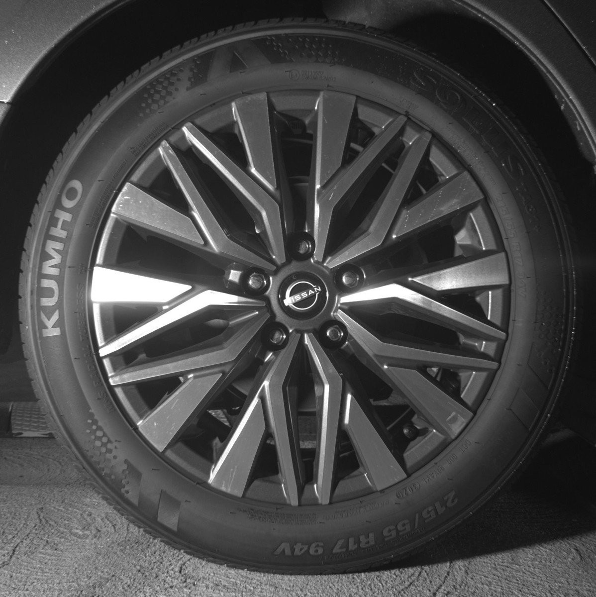 Used 2025 Nissan Altima 2.5 SV FWD image 15