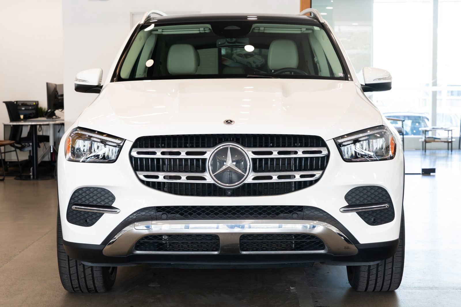 Used 2024 Mercedes-Benz GLE 450 4MATIC image 2