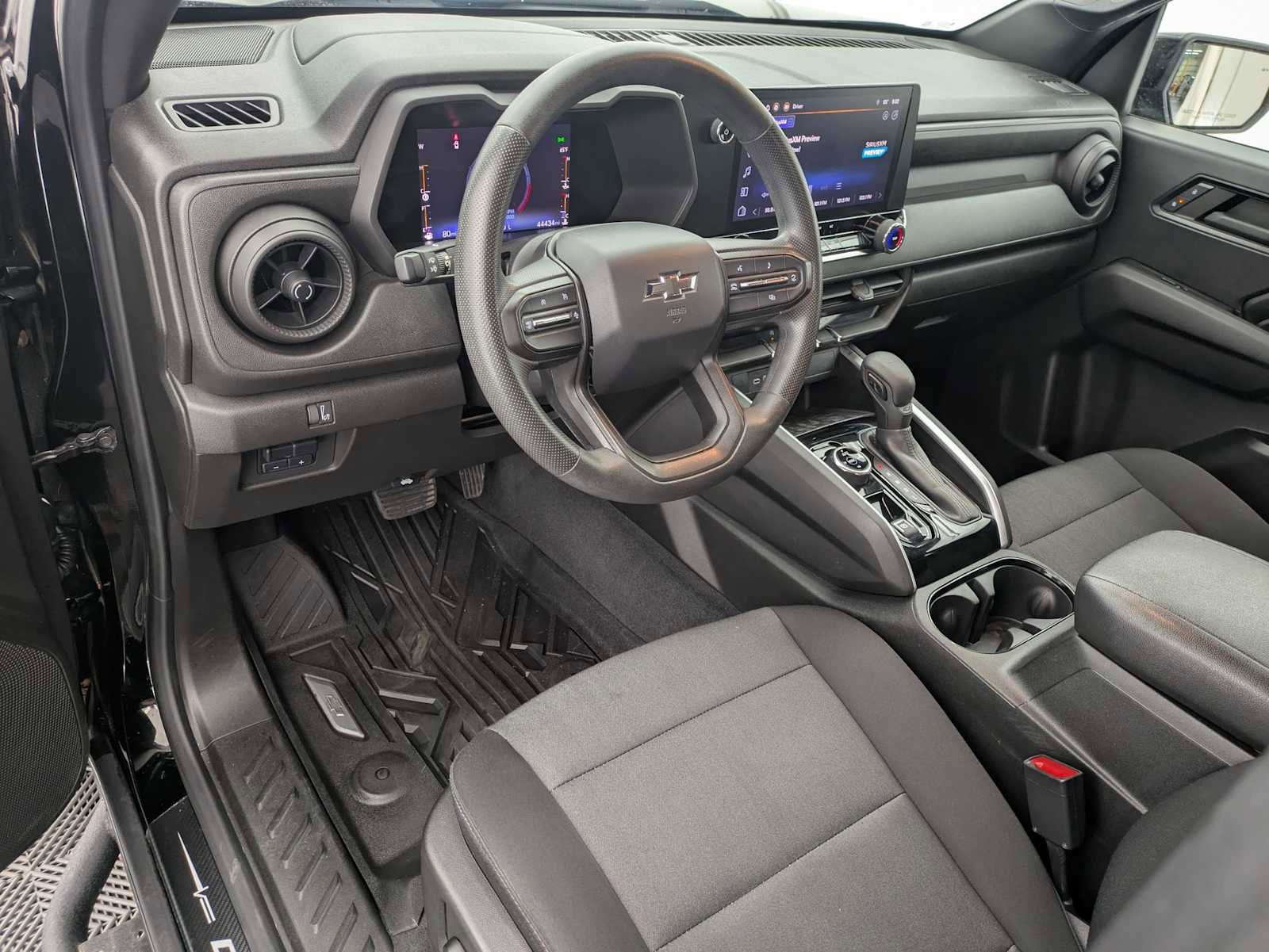 Used 2023 Chevrolet Colorado Trail Boss w/ Technology Package AWD/4WD image 2