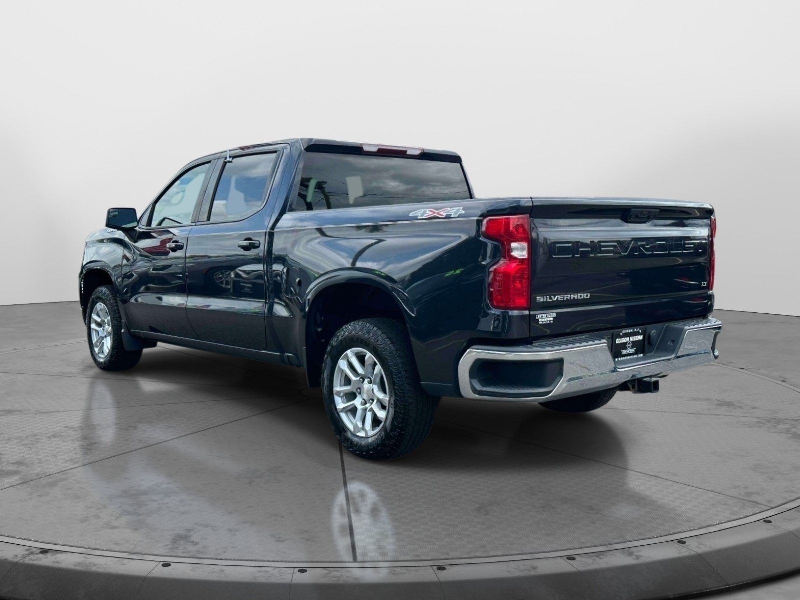 Used 2022 Chevrolet Silverado 1500 LT AWD/4WD image 5