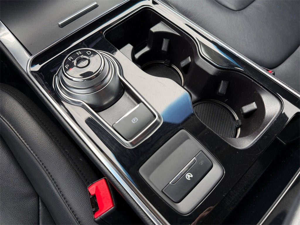 Used 2019 Ford Edge Titanium image 27