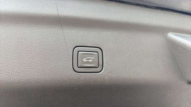 Used 2023 Chevrolet Tahoe LT w/ LT Signature Package image 12