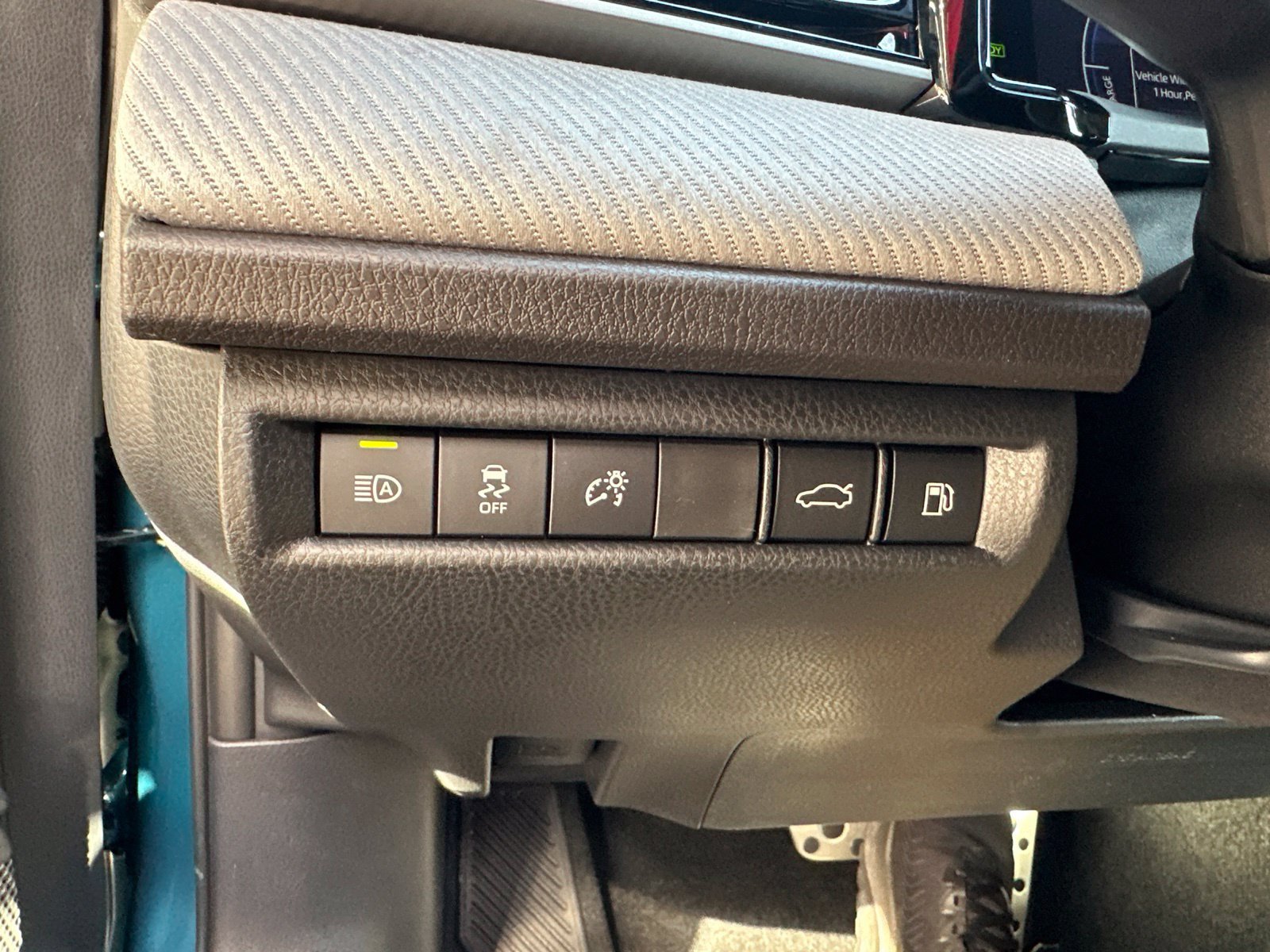 Used 2026 Toyota Camry SE w/ Convenience Package FWD image 5