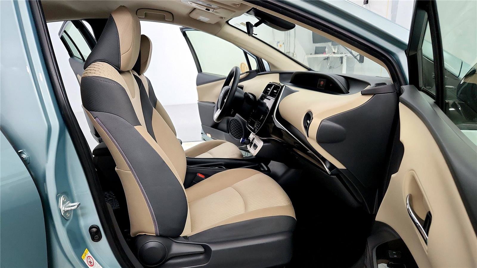 Used 2017 Toyota Prius Two image 17