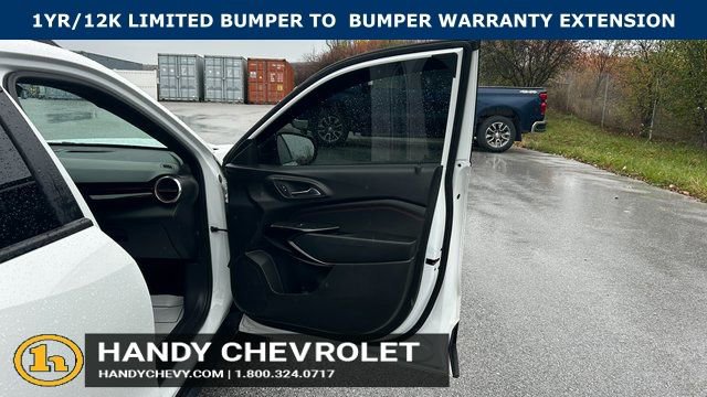 Certified 2025 Chevrolet Trax RS FWD image 43