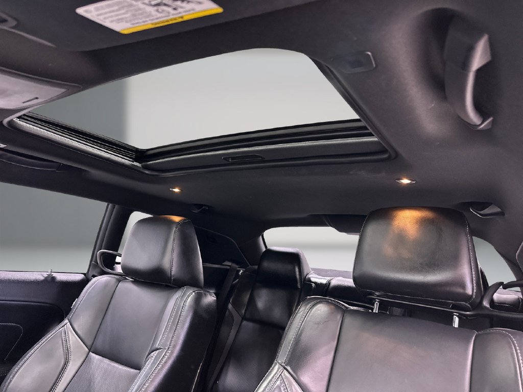 Used 2018 Dodge Challenger R/T Plus RWD image 17