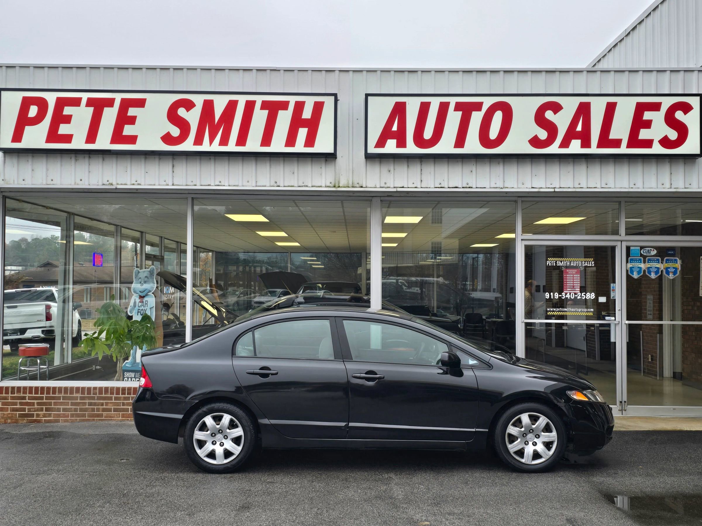 Used 2011 Honda Civic LX image 2