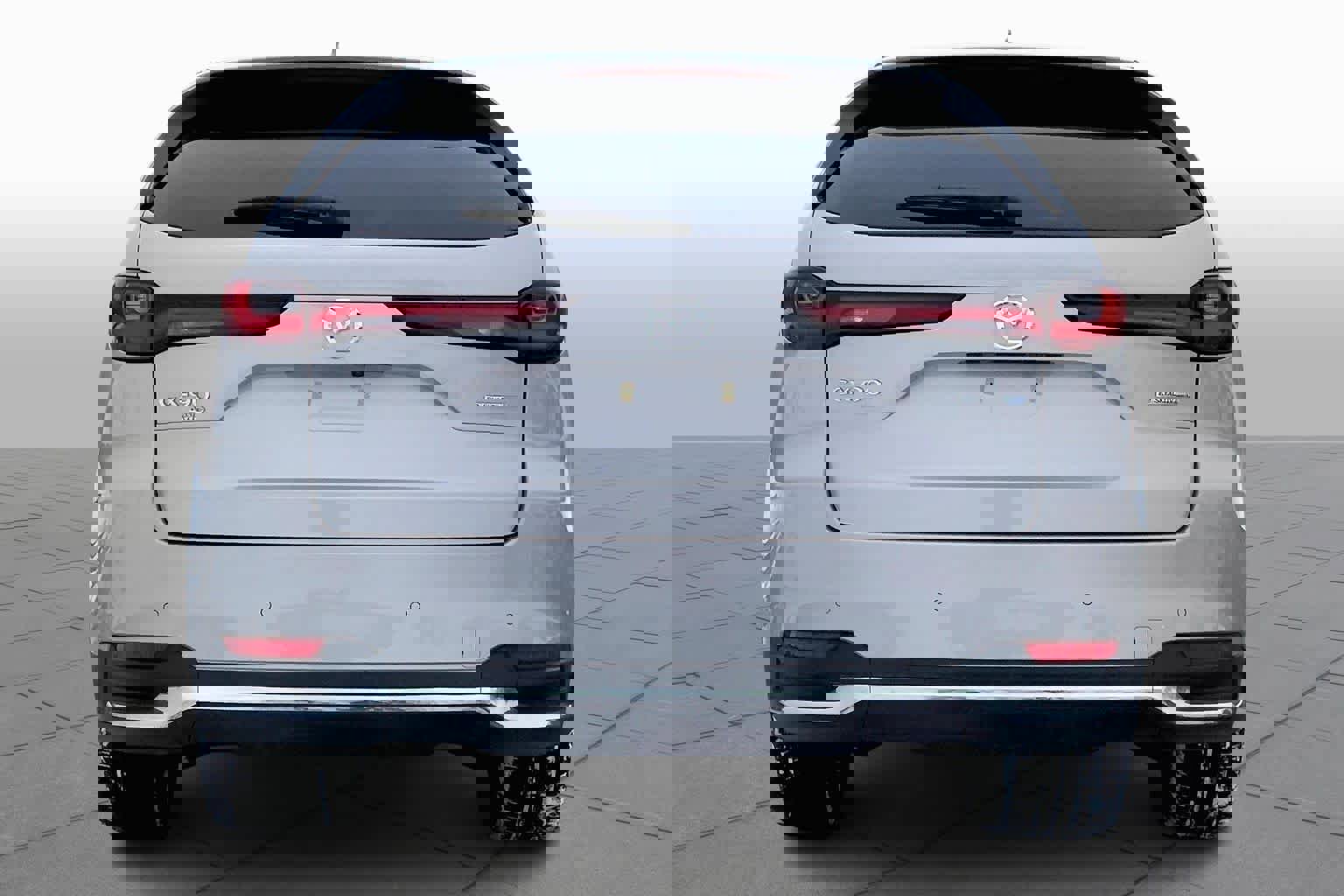 Used 2024 MAZDA CX-90 Plug-In Hybrid w/ Premium Pkg image 4