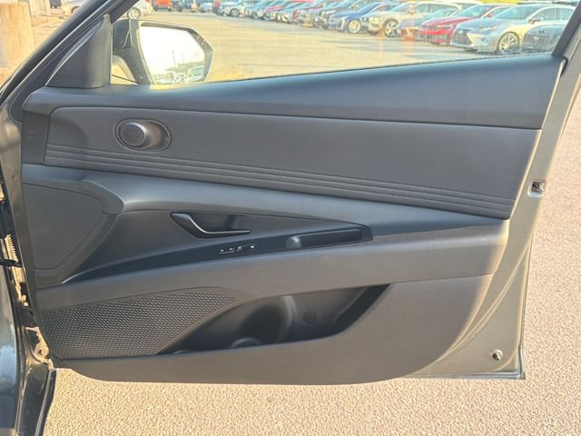 Used 2025 Hyundai Elantra Sport FWD image 25