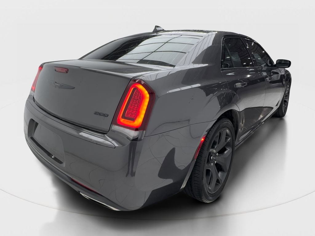 Used 2023 Chrysler 300 Touring w/ Sport Appearance Package RWD image 7