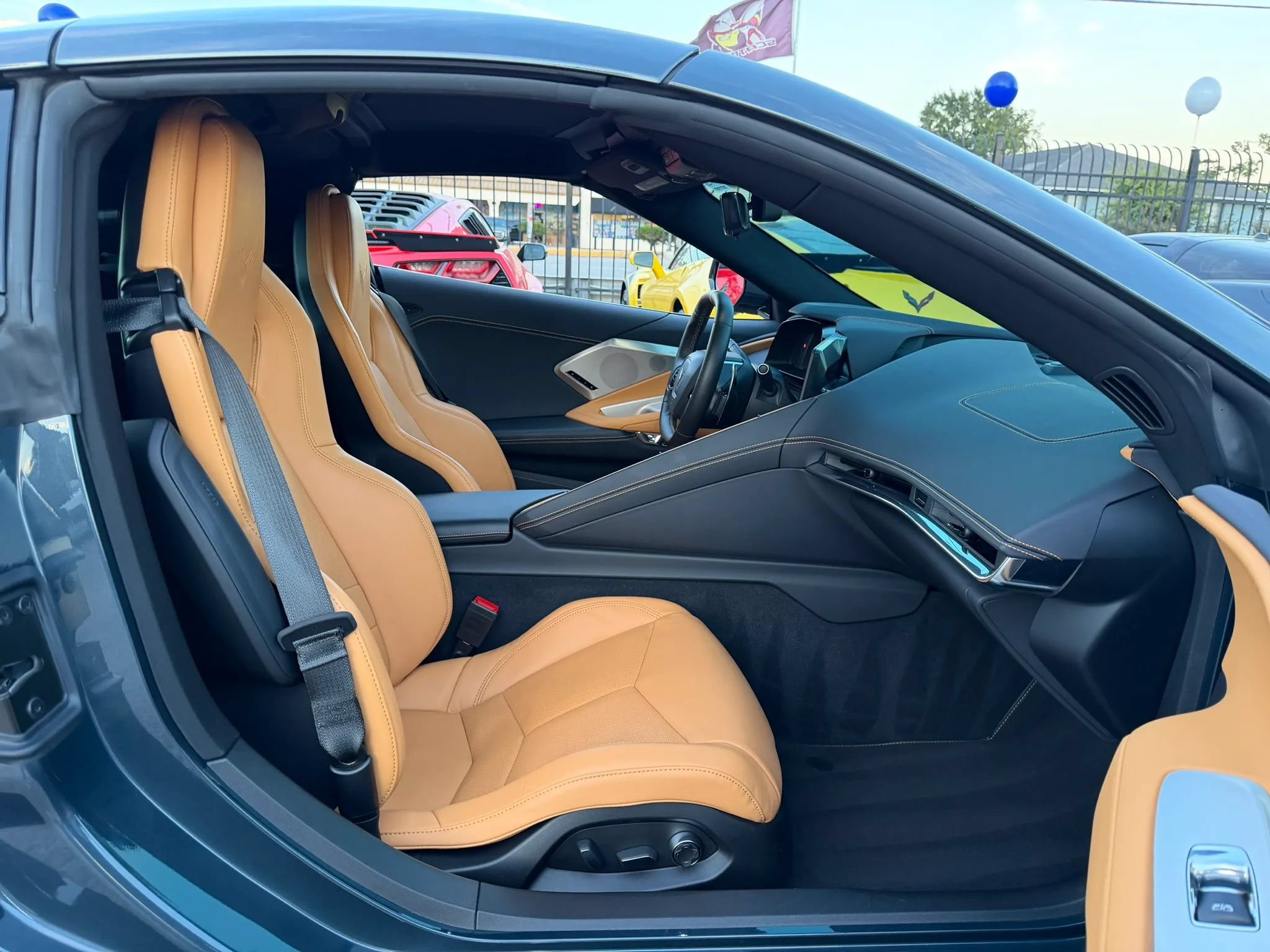 Used 2020 Chevrolet Corvette Stingray Preferred Cpe w/ 2LT Preferred Equipment Group RWD image 21