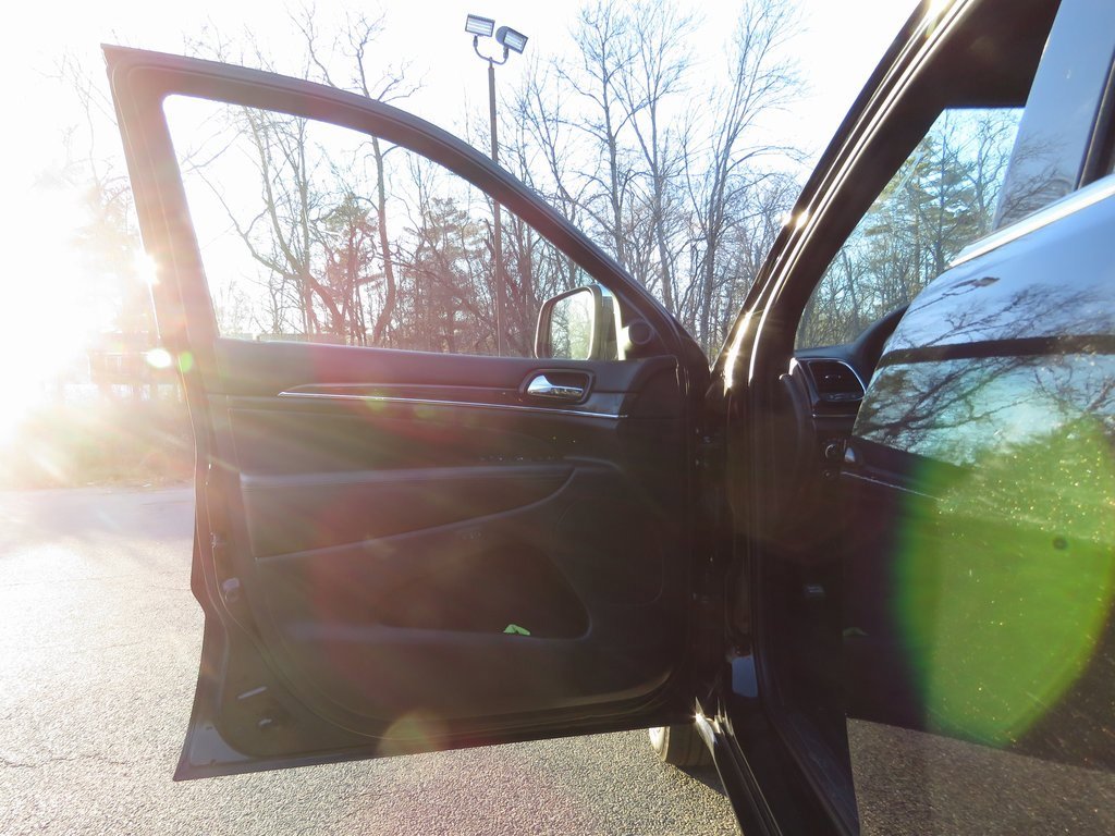 Used 2019 Jeep Grand Cherokee Overland image 9