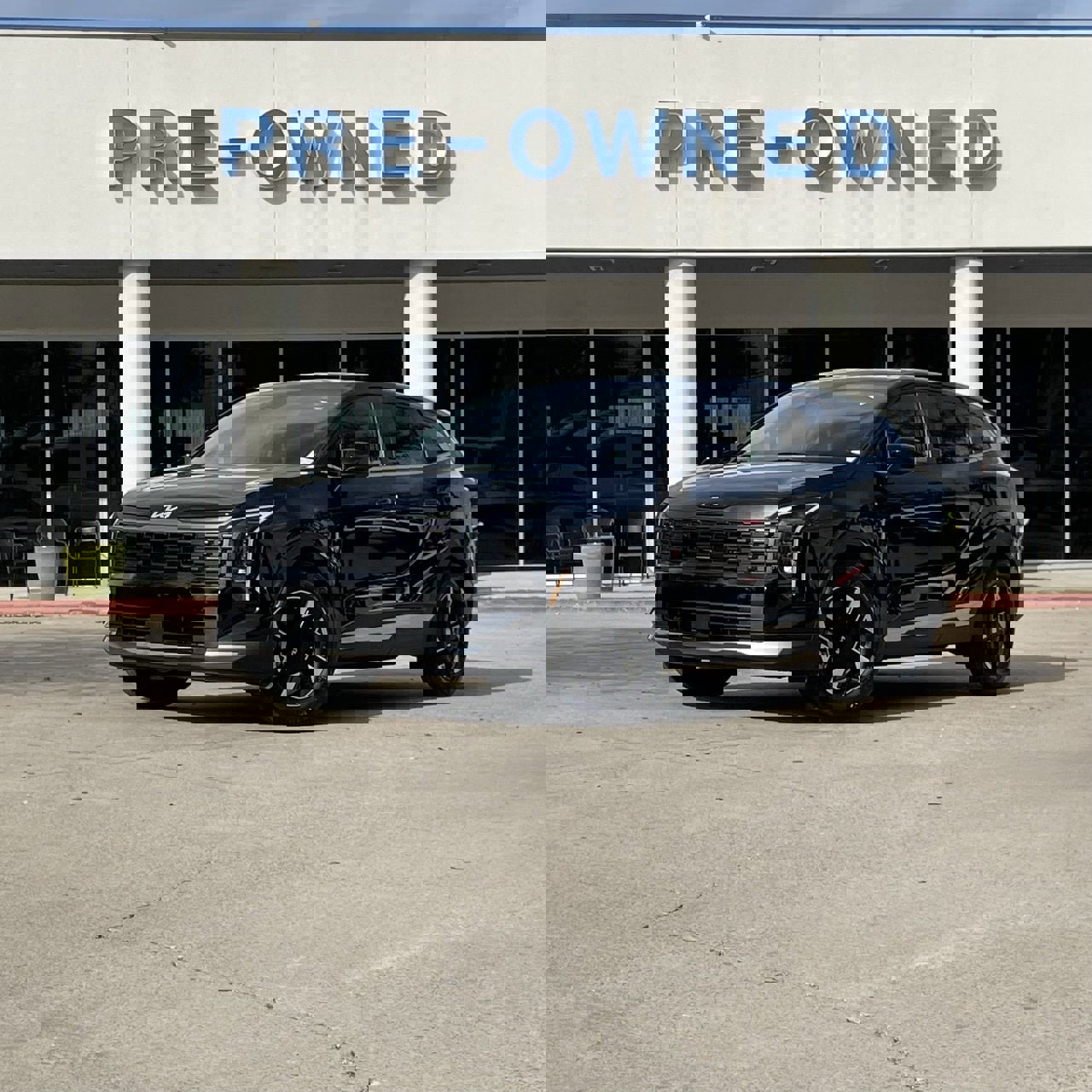 Used 2026 Kia Sportage LX image 2