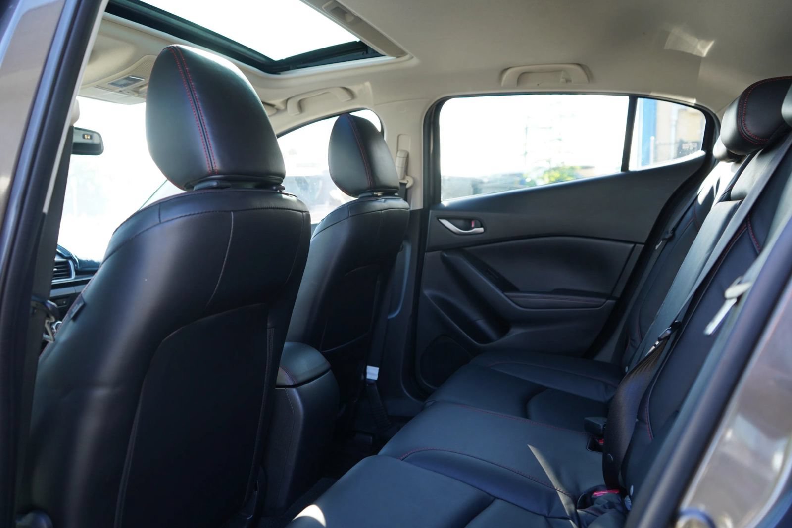 Used 2014 MAZDA MAZDA3 i Grand Touring FWD image 16