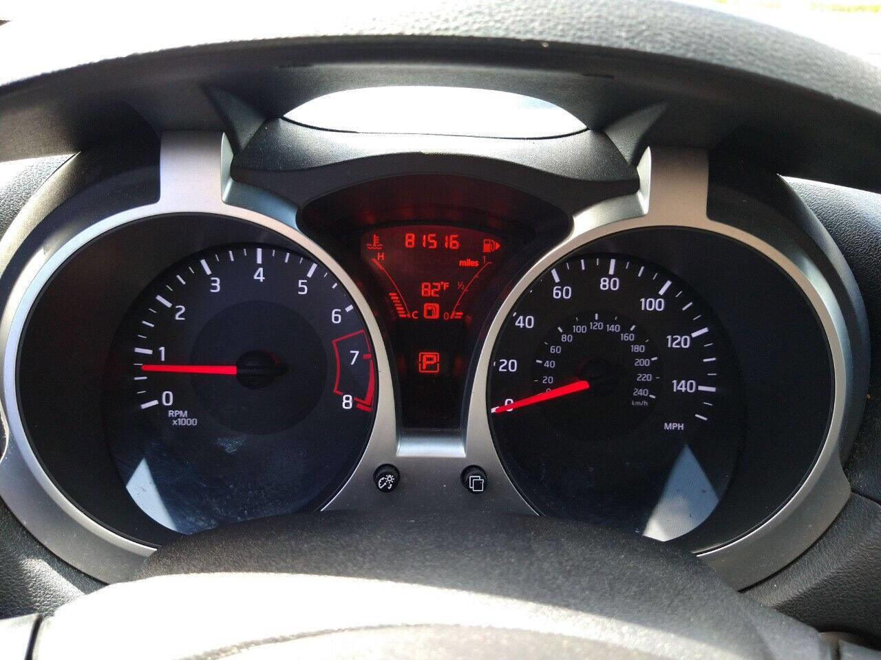 Used 2015 Nissan Juke SV w/ Technology Package image 48