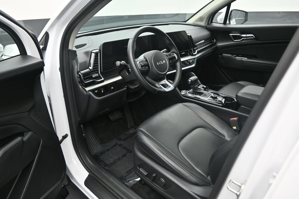 Used 2024 Kia Sportage EX FWD image 11