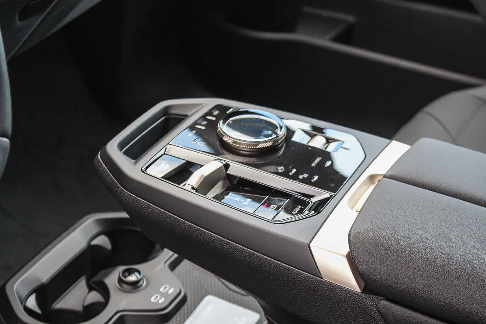 New 2026 BMW iX xDrive60 w/ Premium Package AWD/4WD image 19