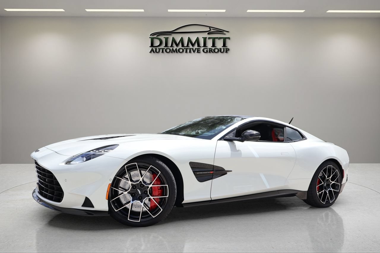 Used 2025 Aston Martin Vanquish RWD image 1