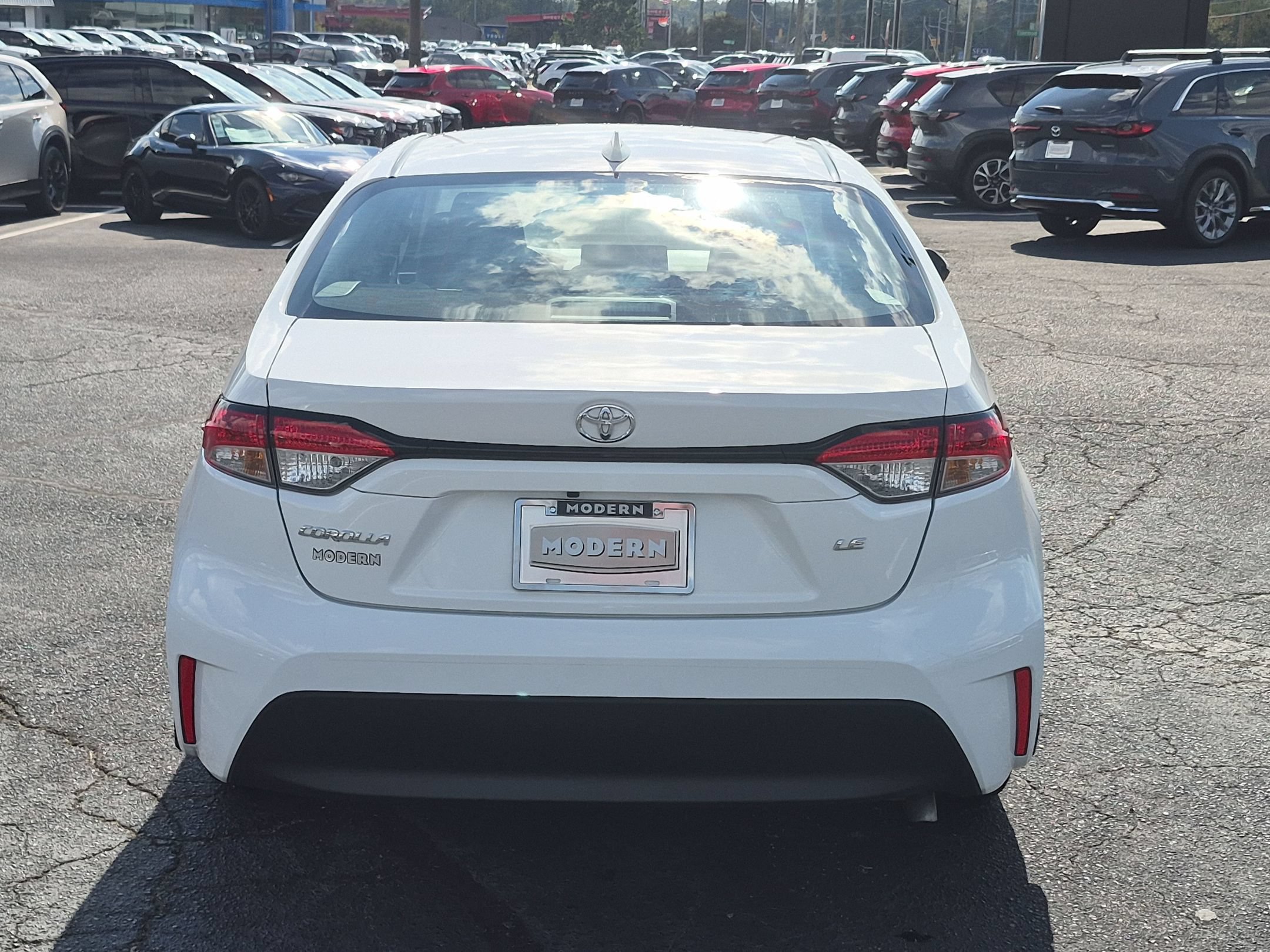 Used 2025 Toyota Corolla LE FWD image 4