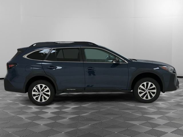 Used 2023 Subaru Outback Premium image 2
