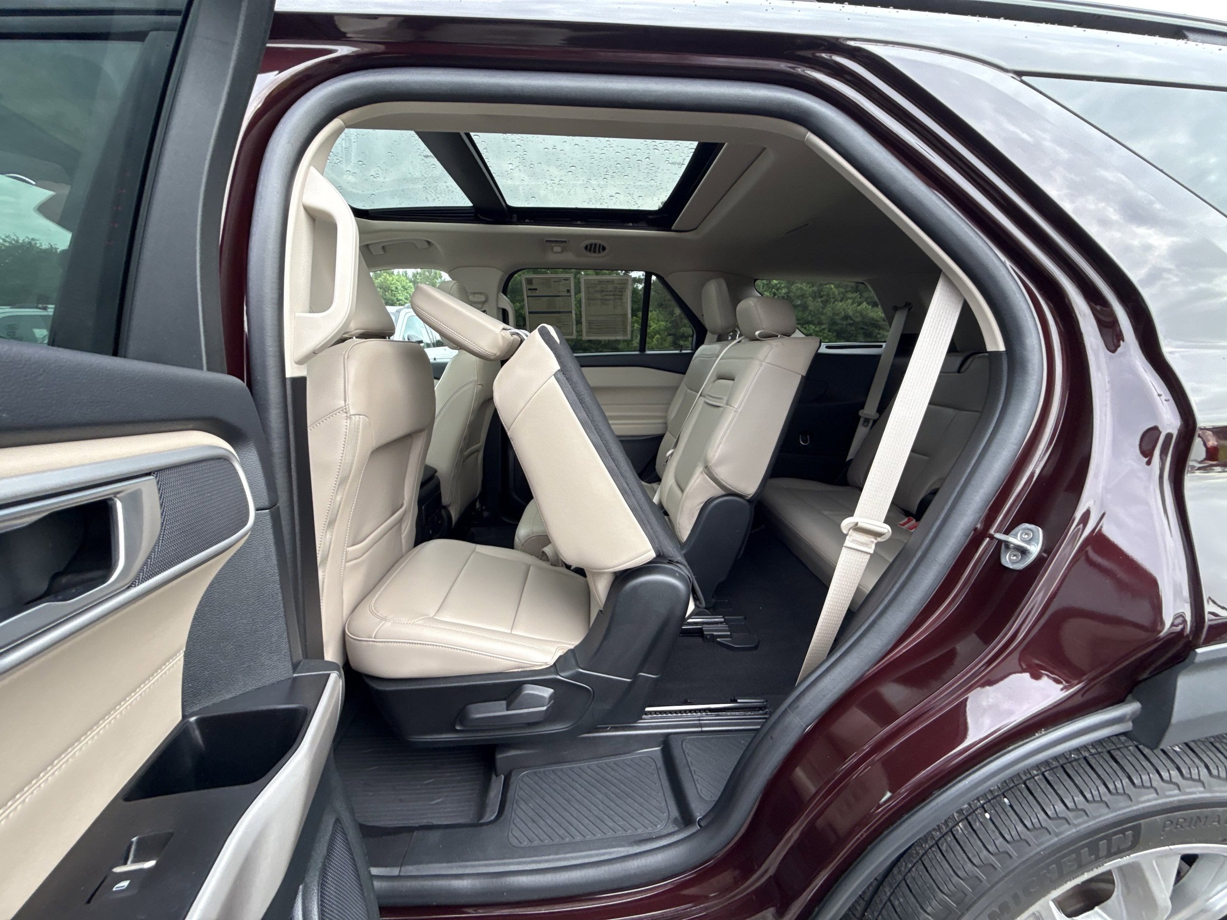 Certified 2023 Ford Explorer XLT w/ Equipment Group 202A AWD/4WD image 25