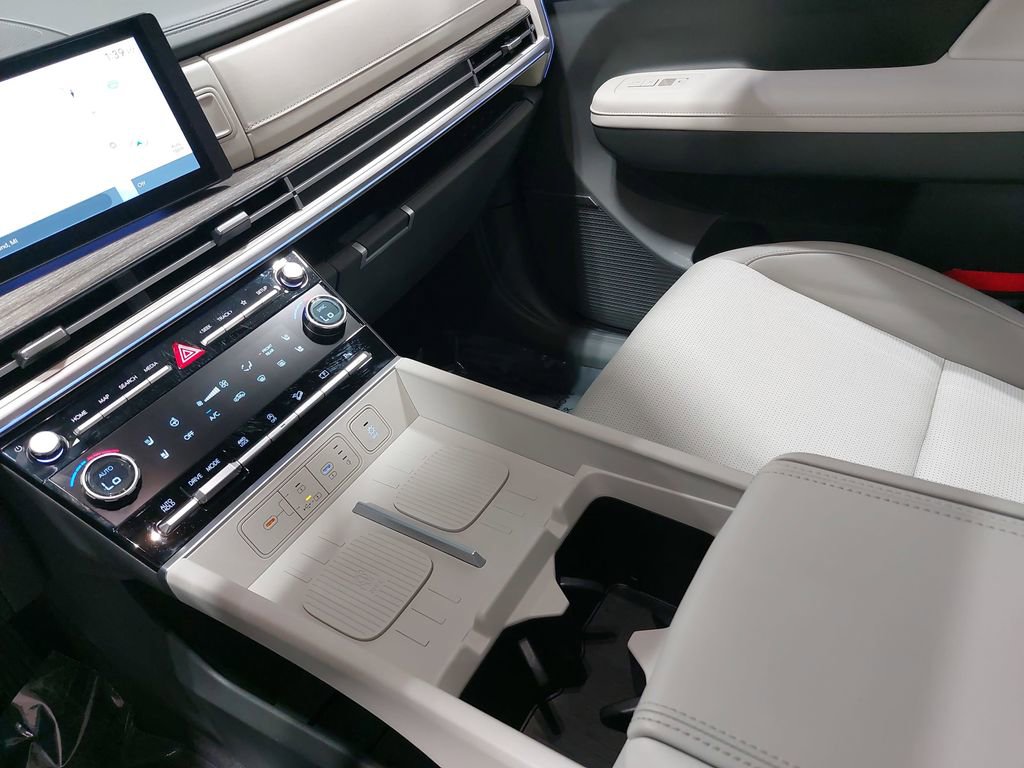 Used 2025 Hyundai Santa Fe Limited image 28