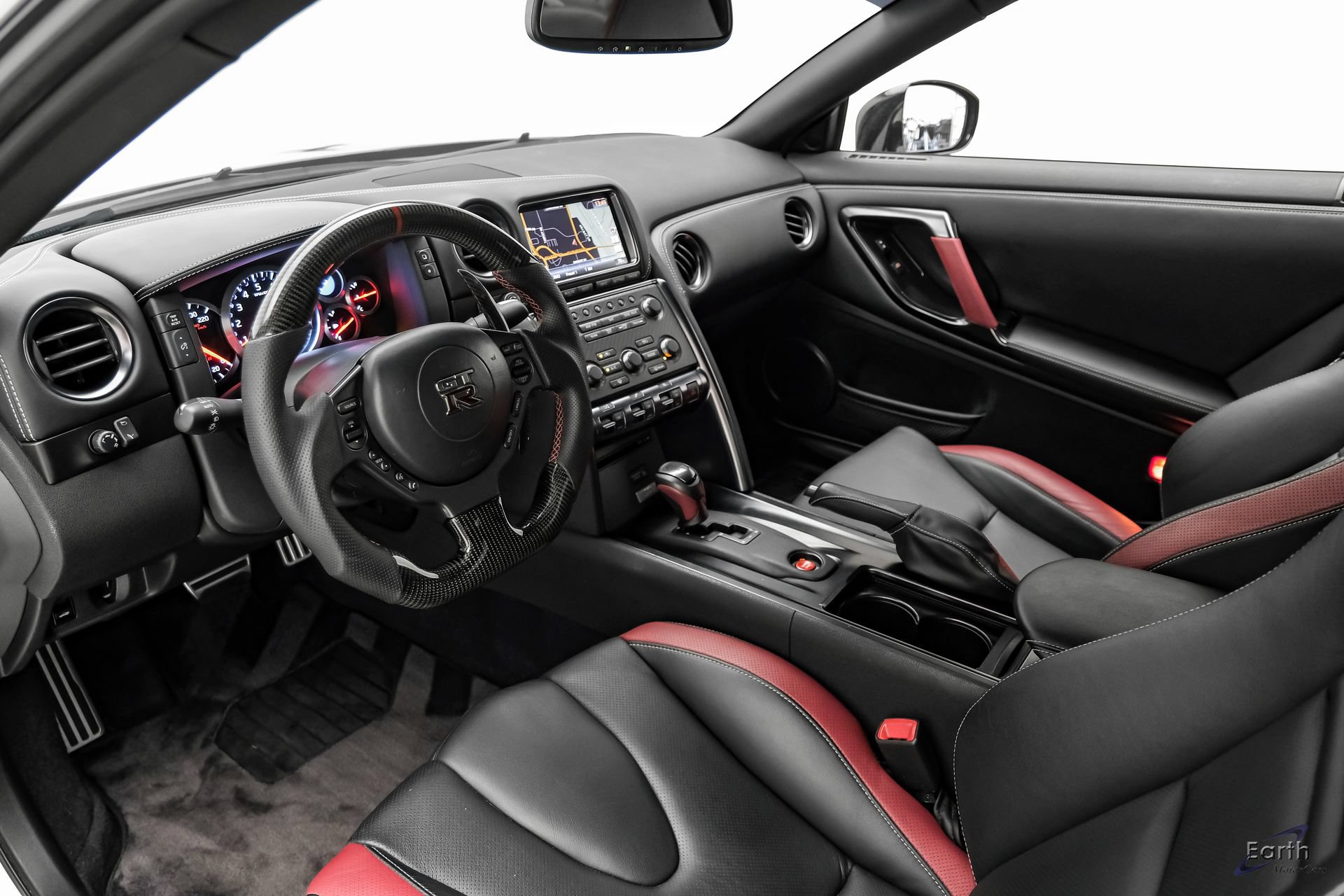 Used 2014 Nissan GT-R Black Edition AWD/4WD image 3