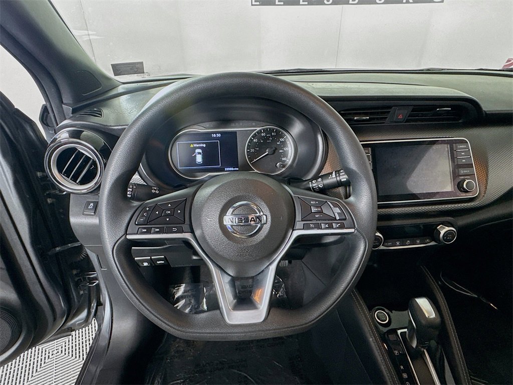 Used 2018 Nissan Kicks SV image 10