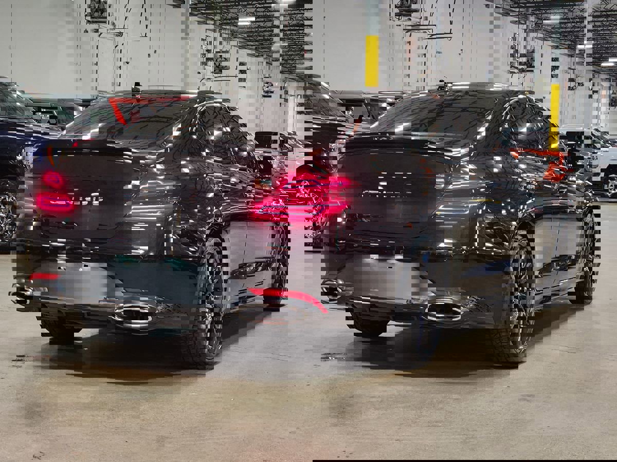 Used 2022 Genesis G70 3.3T RWD image 8