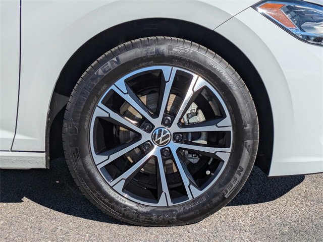 Used 2024 Volkswagen Jetta Sport image 11