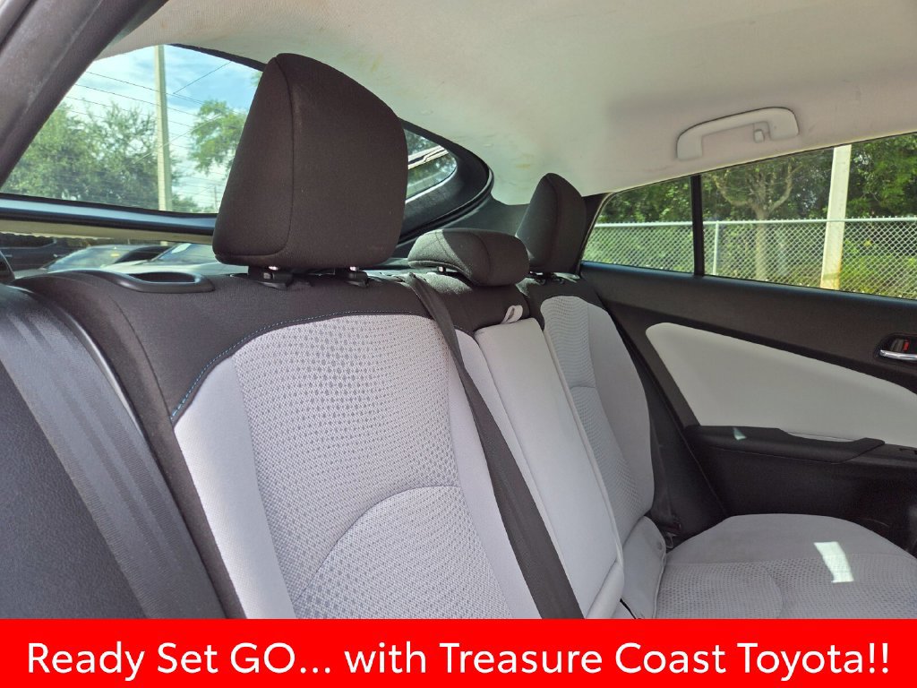 Used 2021 Toyota Prius LE FWD image 19